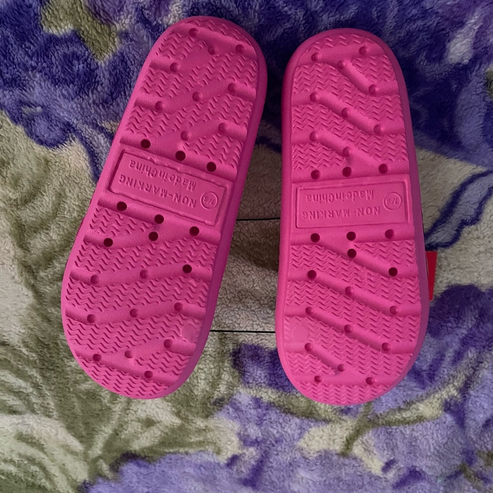 Hello Kitty Pink Slide Sandals with Rainbow Patch - Picture 5 of 5